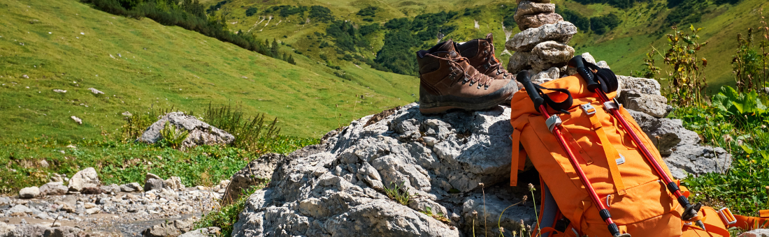 Jakie gadżety w góry sprawdzą się na szlaku? Zestawienie przydatnych akcesoriów